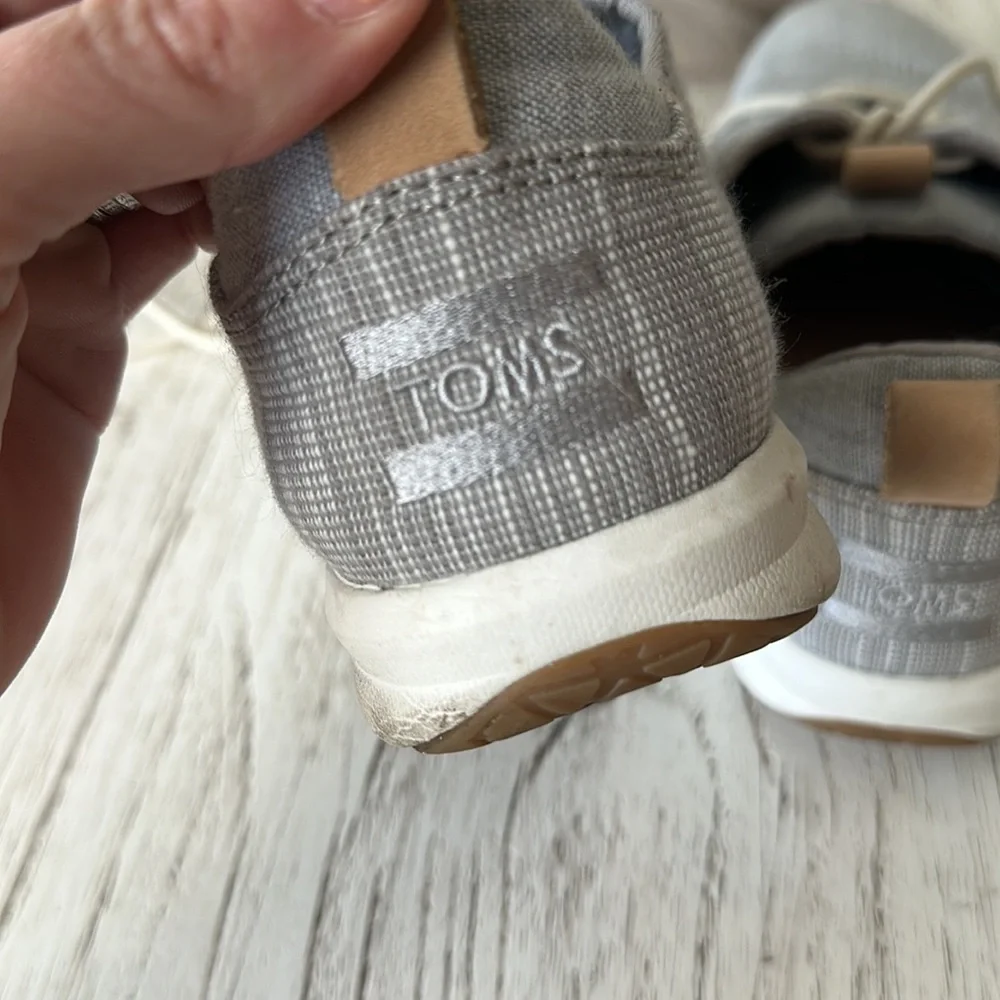 Toms. - Picture 3 of 5